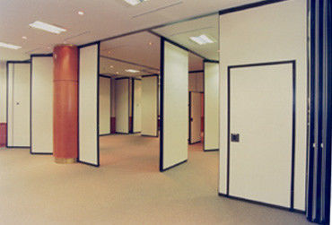 천장 회의실을 위한 움직일 수 있는 칸막이벽에 사무실 지면