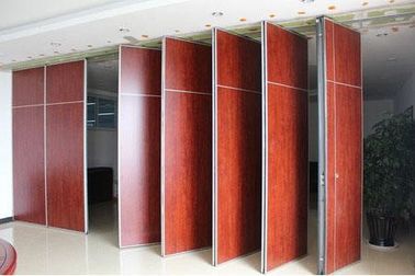 호텔 청각적인 나무로 되는 폴딩 통행 문을 가진 움직일 수 있는 방 칸막이벽
