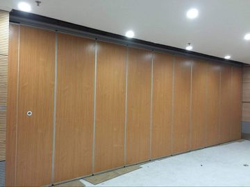 칸막이벽, 상업적인 청각적인 방 분배자 벽을 접히는 목판 말레이시아
