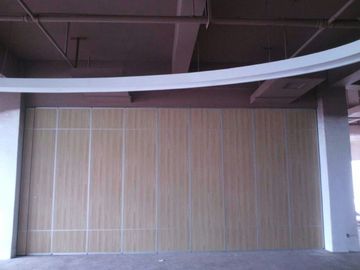 전시회 방을 위한 벽면을 미끄러지는 알루미늄 궤도 바퀴 휴대용 나무