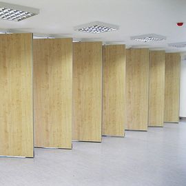 회의실을 위한 작동 가능한 나무로 되는 방음 접히는 칸막이벽 말레이시아