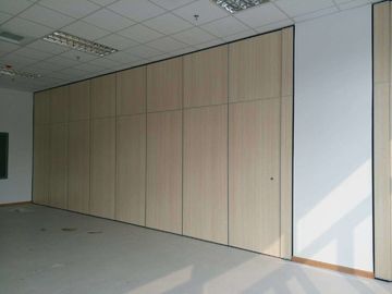 회의실을 위한 작동 가능한 나무로 되는 방음 접히는 칸막이벽 말레이시아