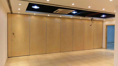 회의실, 연회 홀 및 무도실을 위한 청각적인 미끄러지는 칸막이벽