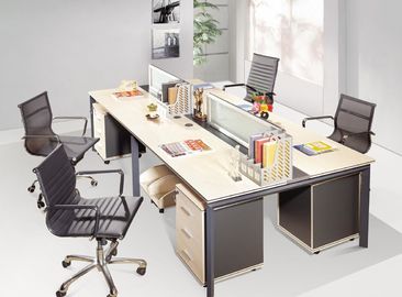 Cusomized 설치하게 쉬운 나무로 되는 물자 4 좌석 사무실 책상 칸막이실 다 색깔