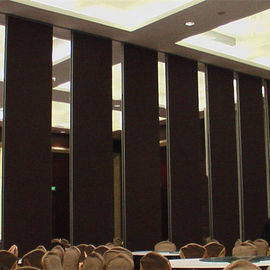 무도실을 위한 실내 방 분배자 접히는 칸막이벽 직물 표면