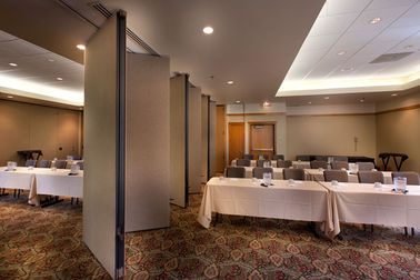 접게된 문 디자인 컨퍼런스 센터를 위한 움직일 수 있는 칸막이벽 방 분할