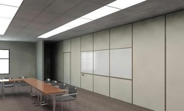 알루미늄 단면도 사무실을 위한 자동적인 전기 움직일 수 있는 칸막이벽 나무로 되는 패널