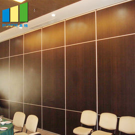 알루미늄 칸막이벽 컨벤션 센터 알루미늄은 전시관을 위한 청각 패널 벽을 깝니다