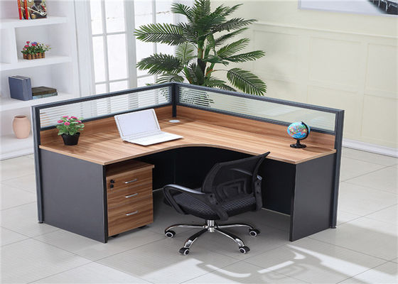 휠 큐 사무실 테이블 4 인승 오피스 워크스테이션과 근대 유형 MFC 패널 메쉬 사무실 의자