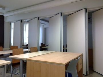 알루미늄 구조를 가진 사무실 칸막이벽을 미끄러지는 회의실 가동