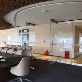 Frameless 유리제 사무용 가구는 회의실을 위한 작동 가능한 벽을 분할합니다