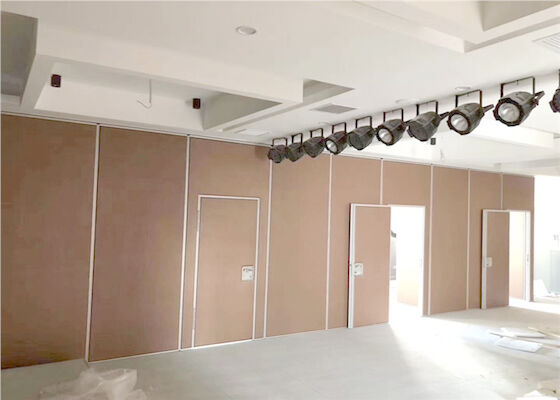 인도 움직일 수 있는 스크린 나무로 된 음향 미끄러져 움직이는 접힌 방 분할 벽