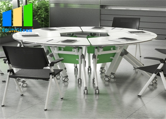 바퀴를 가진 모듈 회의실 접히는 책상 접히는 사무실 훈련 테이블